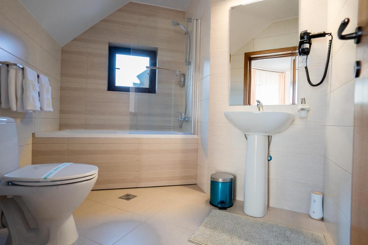 Roots Villa Redwood Braszów Zewnętrze zdjęcie