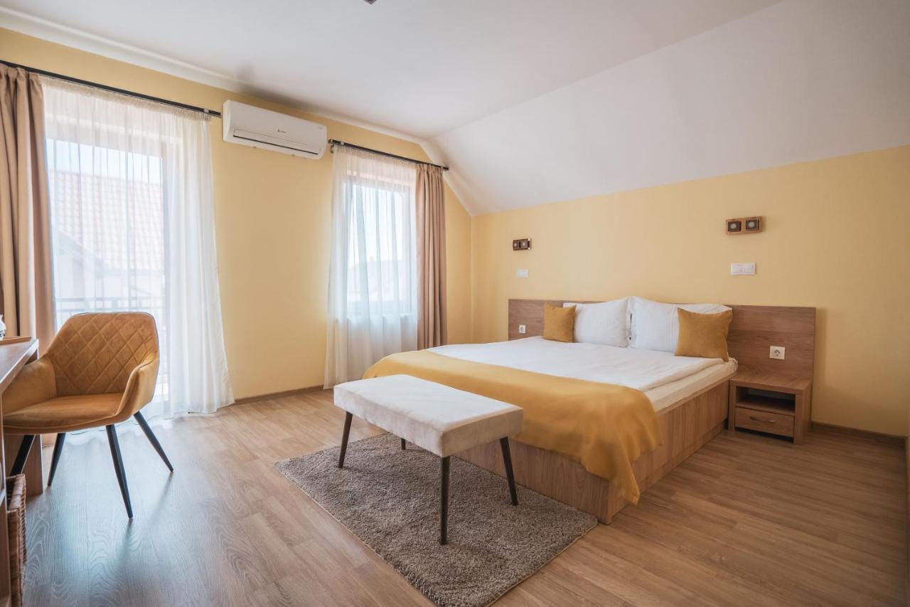 Roots Villa Redwood Braszów Zewnętrze zdjęcie