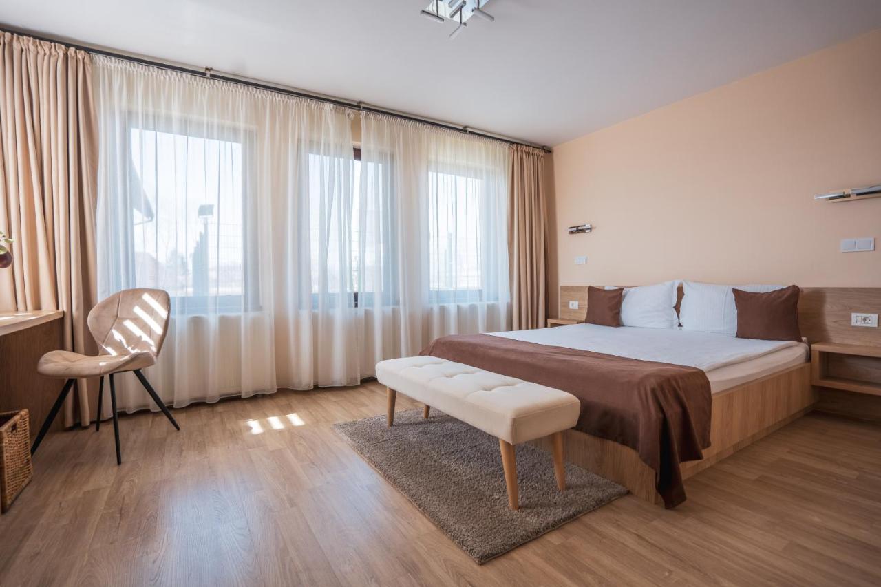 Roots Villa Redwood Braszów Zewnętrze zdjęcie